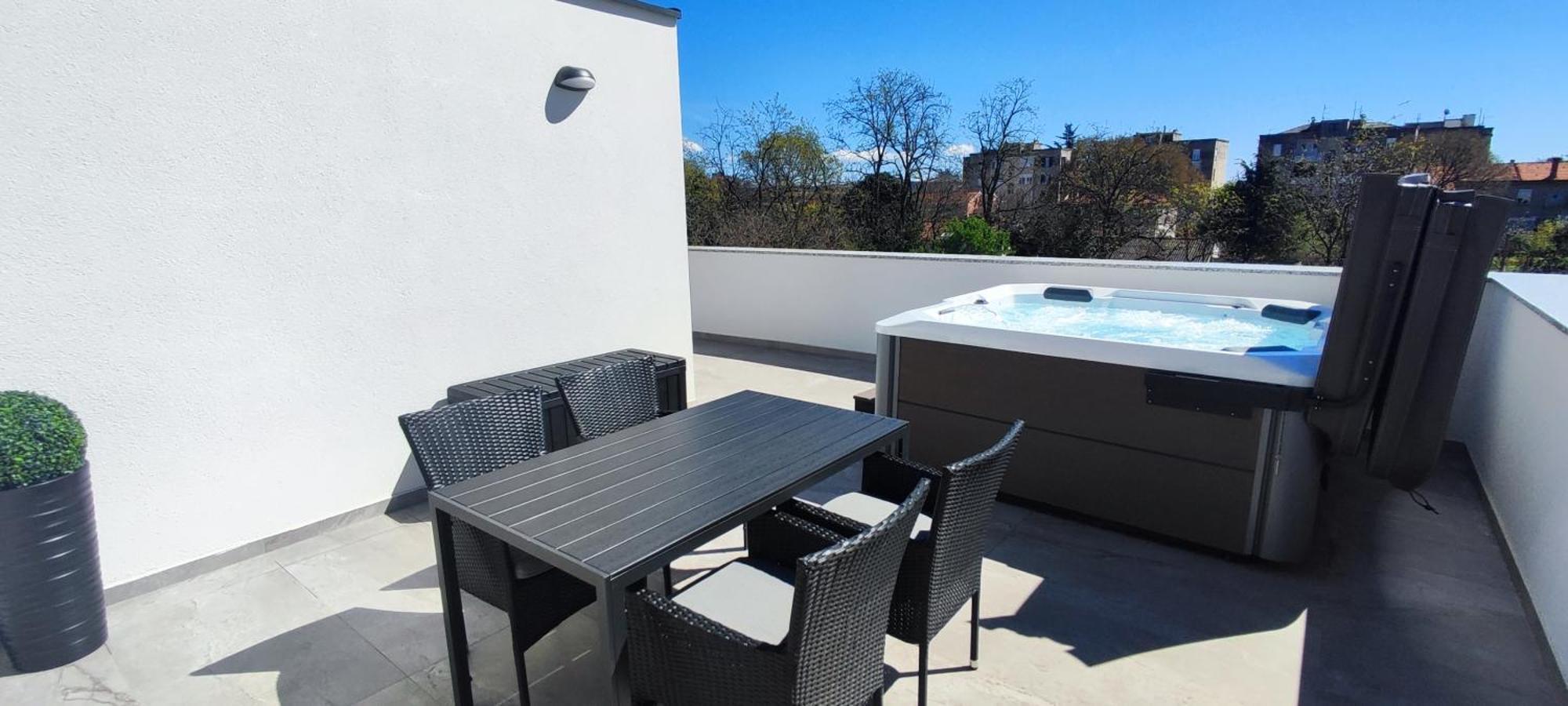 Miema With Jacuzzi *
