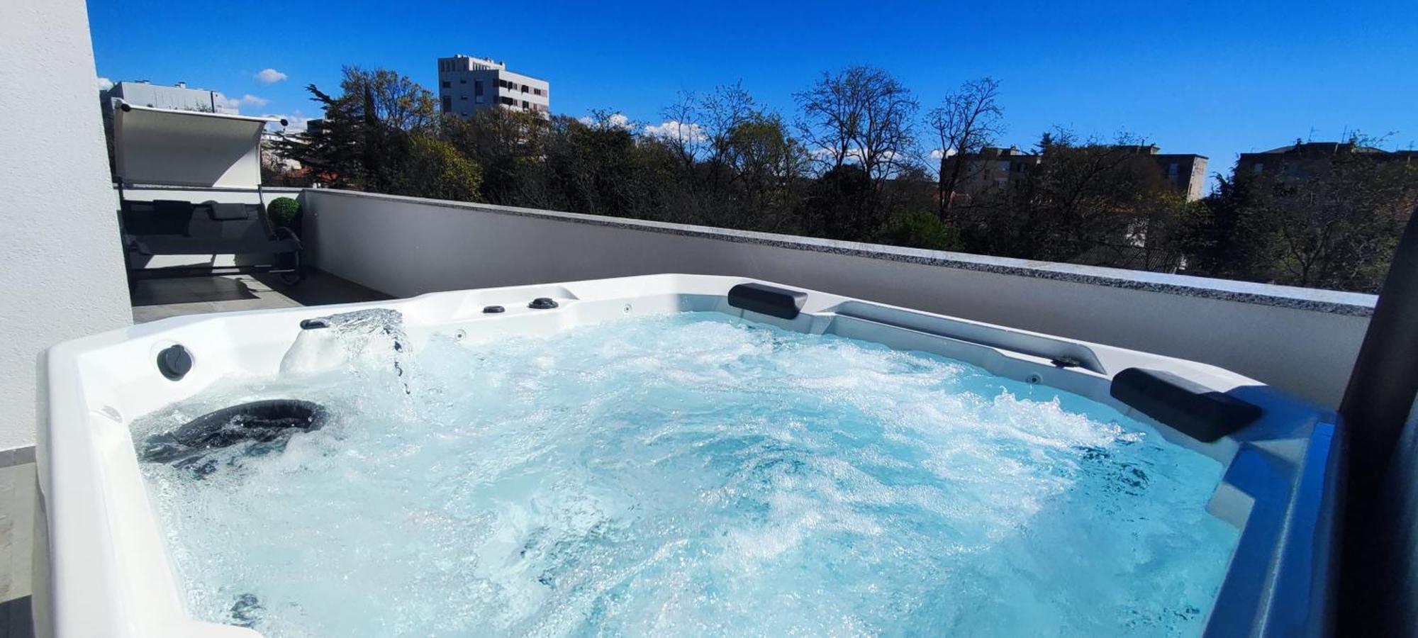 Miema With Jacuzzi Apartamento Zadar
